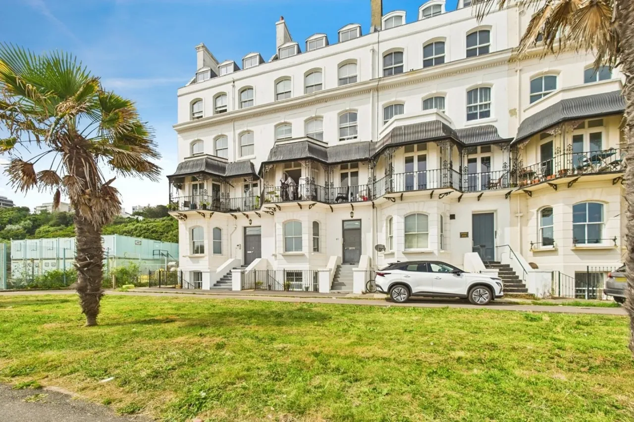 1 bed flat for sale — Marine Parade, Folkestone
