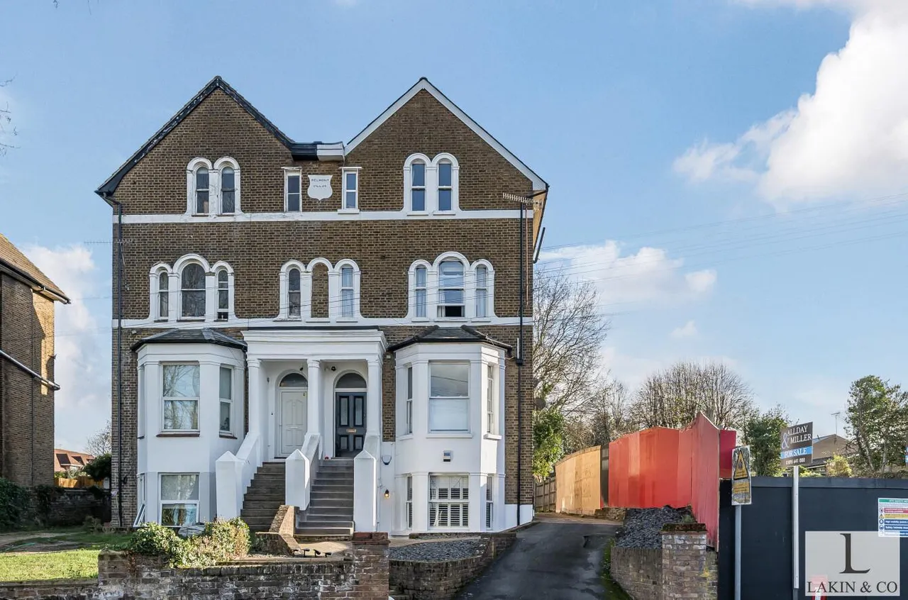2 bed flat for sale — Harefield Road, Uxbridge, UB8 1PL