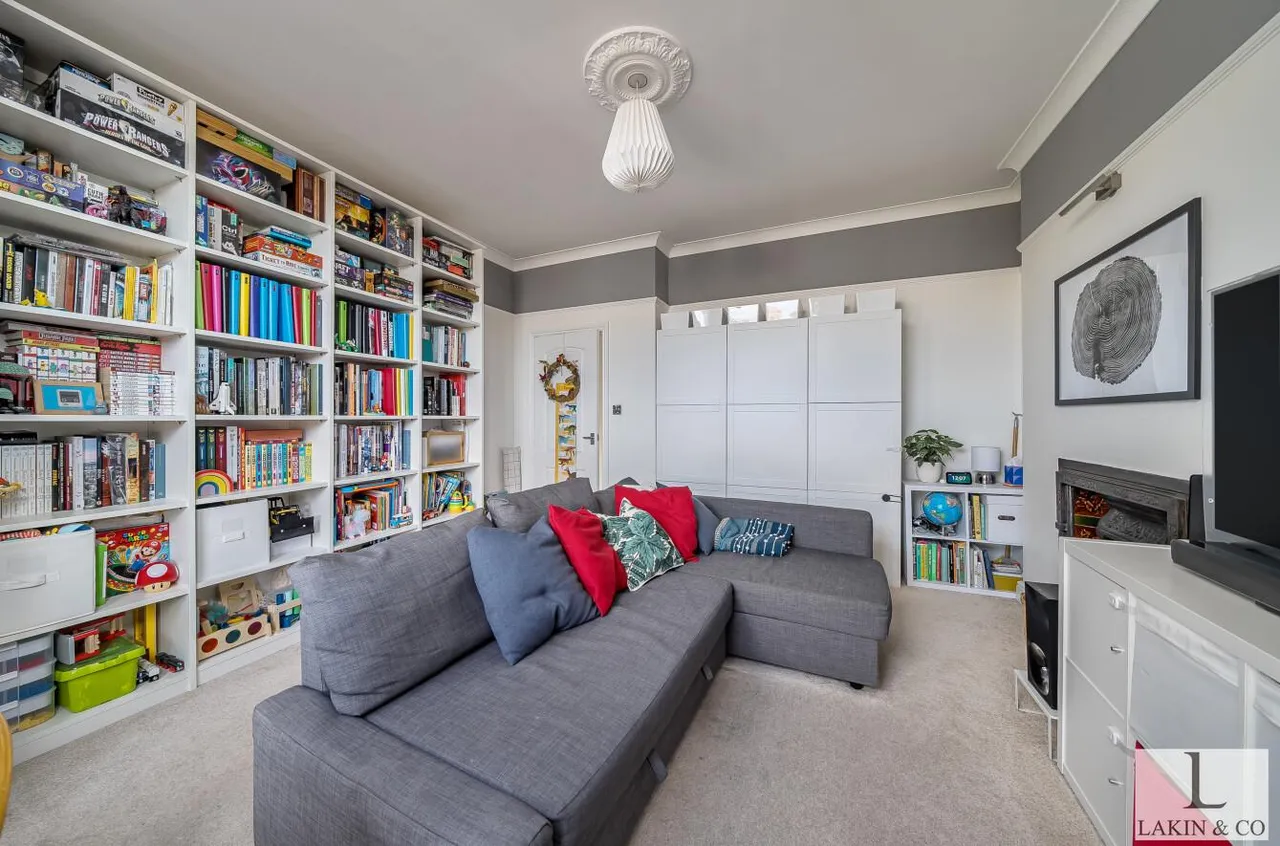 Harefield Road, Uxbridge, UB8 1PL, photo 3