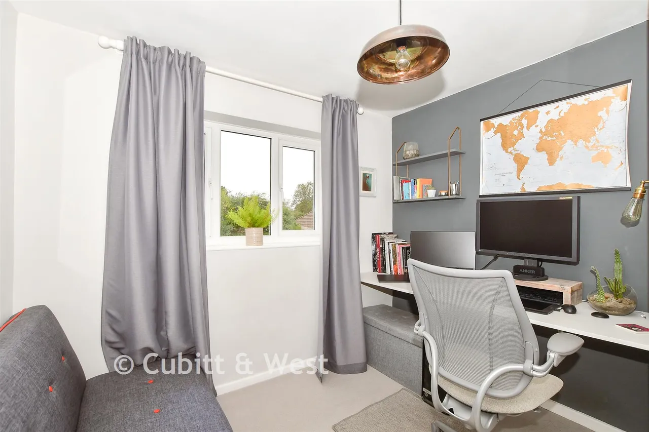 Woodleigh Road, Burgess Hill, RH15, photo 11