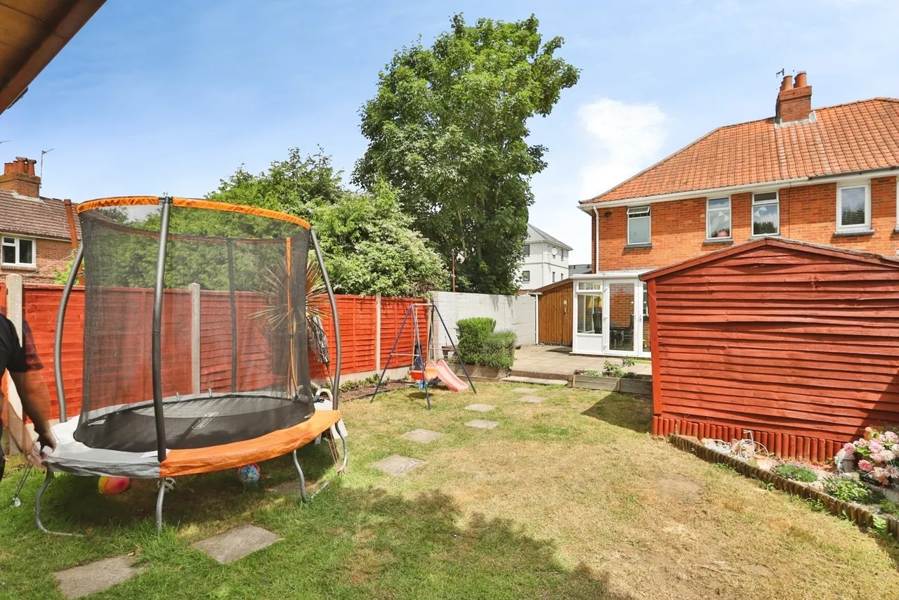 Cynthia Road, Poole, BH12, photo 13