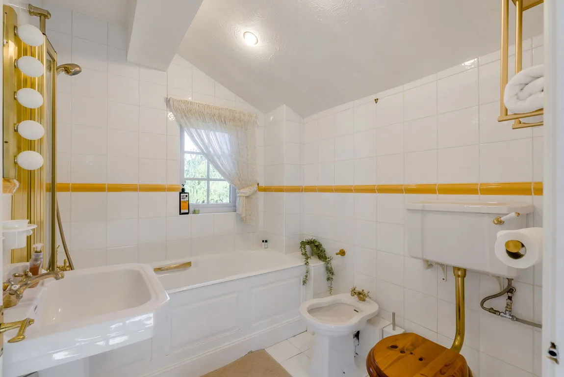 Potters Heights Close, Pinner, HA5, photo 22