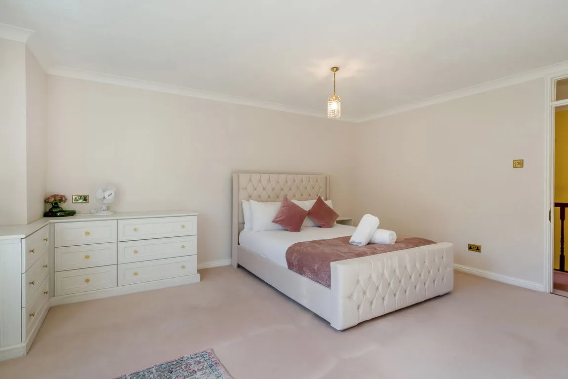 Potters Heights Close, Pinner, HA5, photo 28