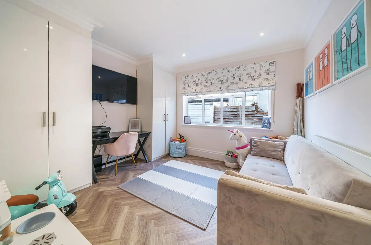 Sandy Lane, Cheam, SM2, photo 11
