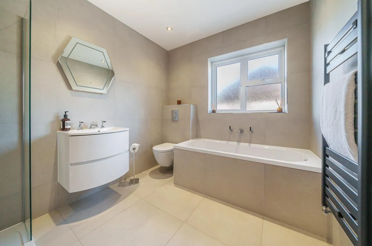Sandy Lane, Cheam, SM2, photo 16