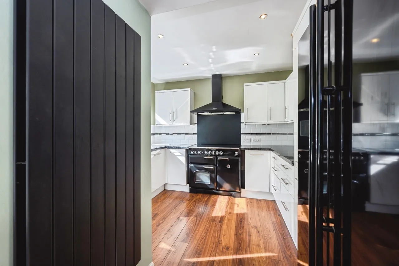 Westleigh Avenue, COULSDON, Surrey, CR5, photo 5