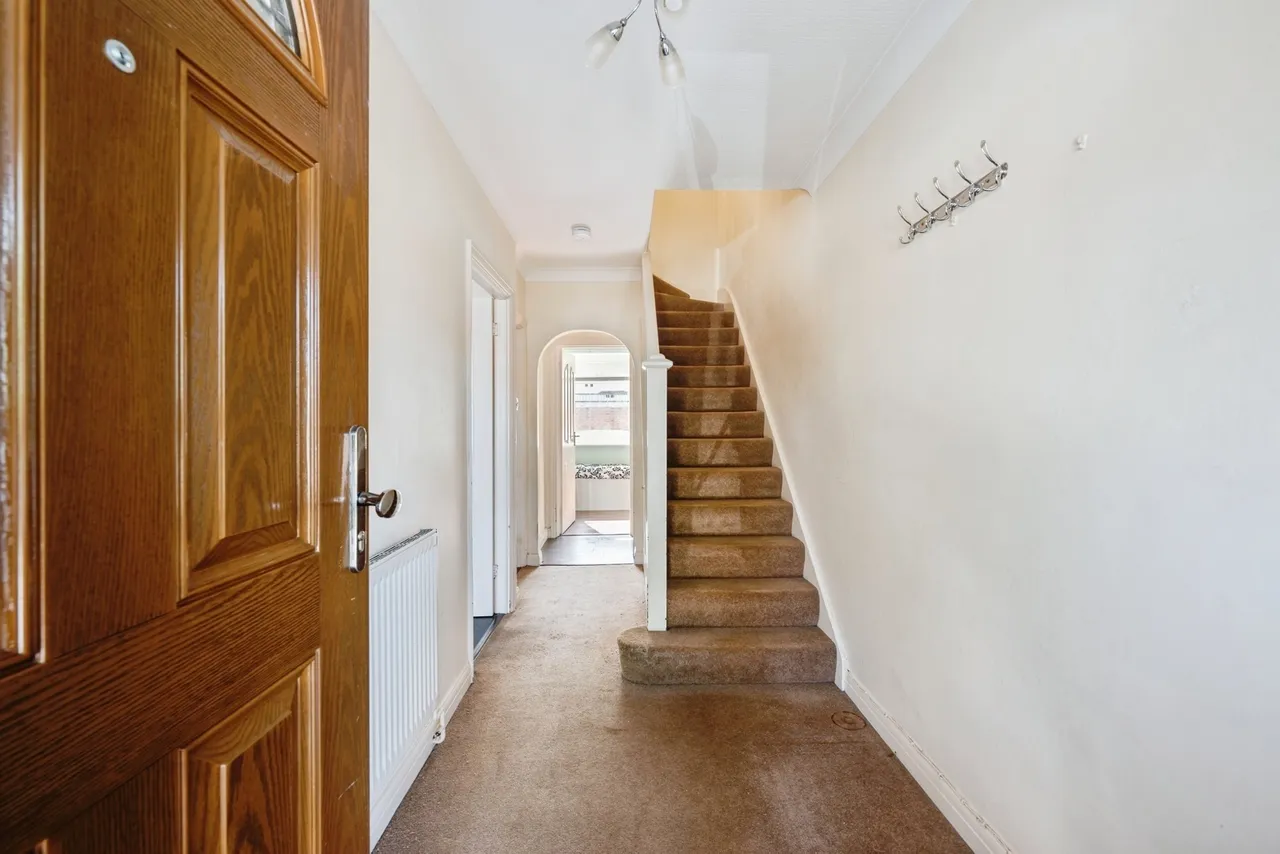 Westleigh Avenue, COULSDON, Surrey, CR5, photo 12