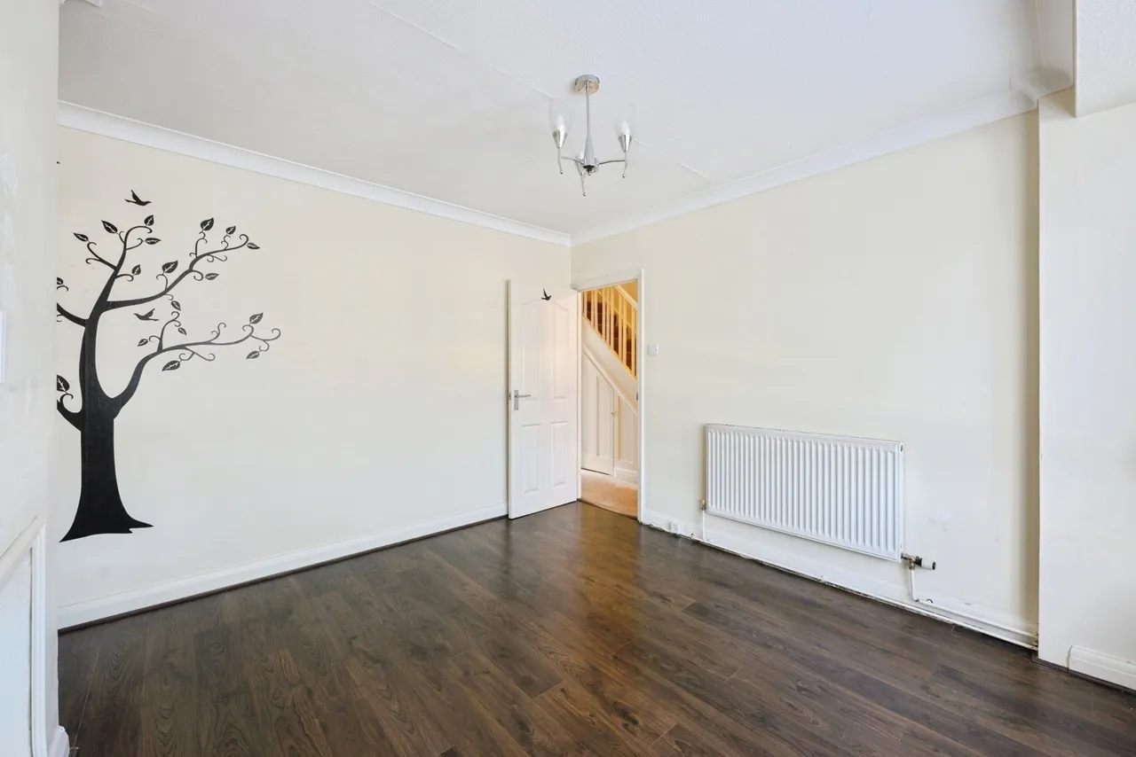 Westleigh Avenue, COULSDON, Surrey, CR5, photo 2