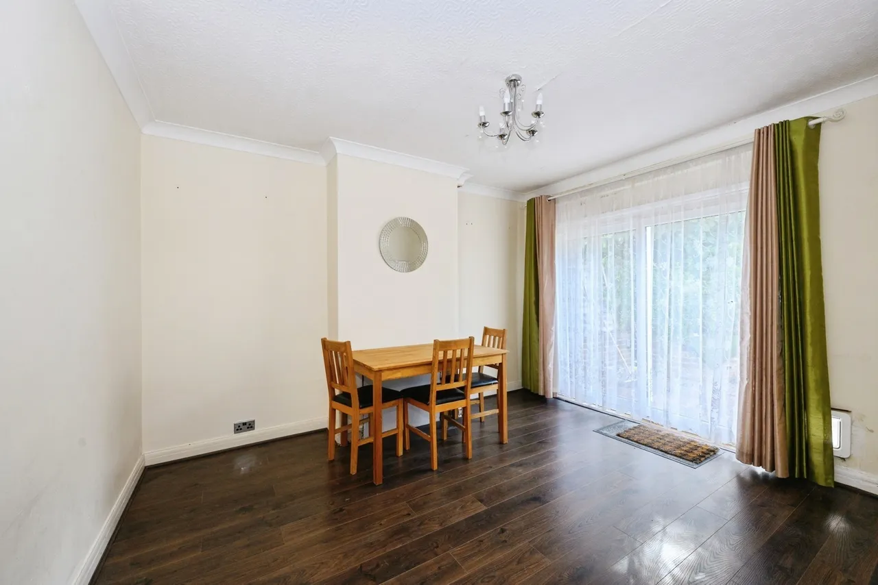 Westleigh Avenue, COULSDON, Surrey, CR5, photo 3