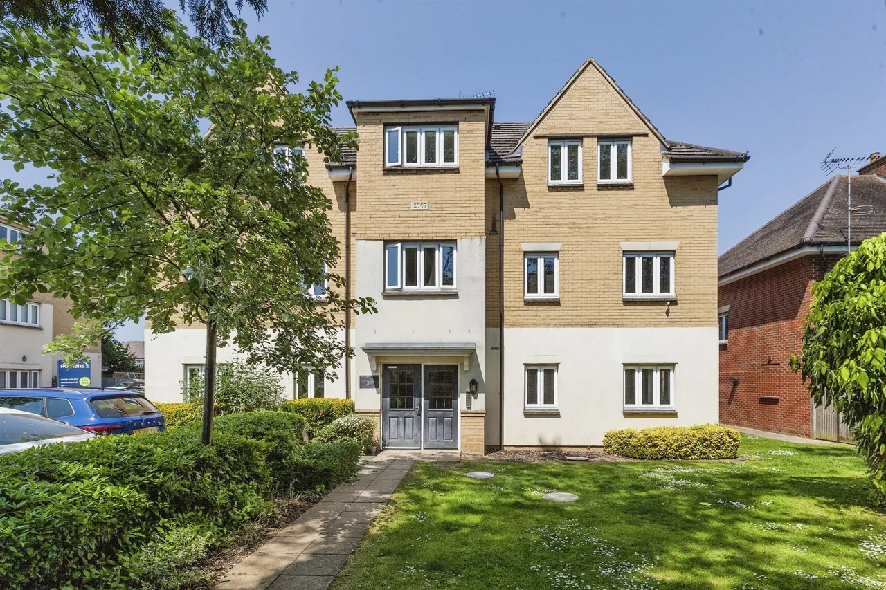 Montague Close, Farnham Royal, Slough, photo 4