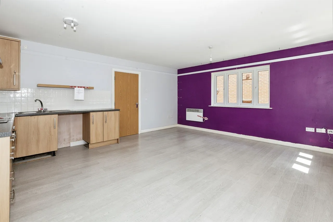 Montague Close, Farnham Royal, Slough, photo 9