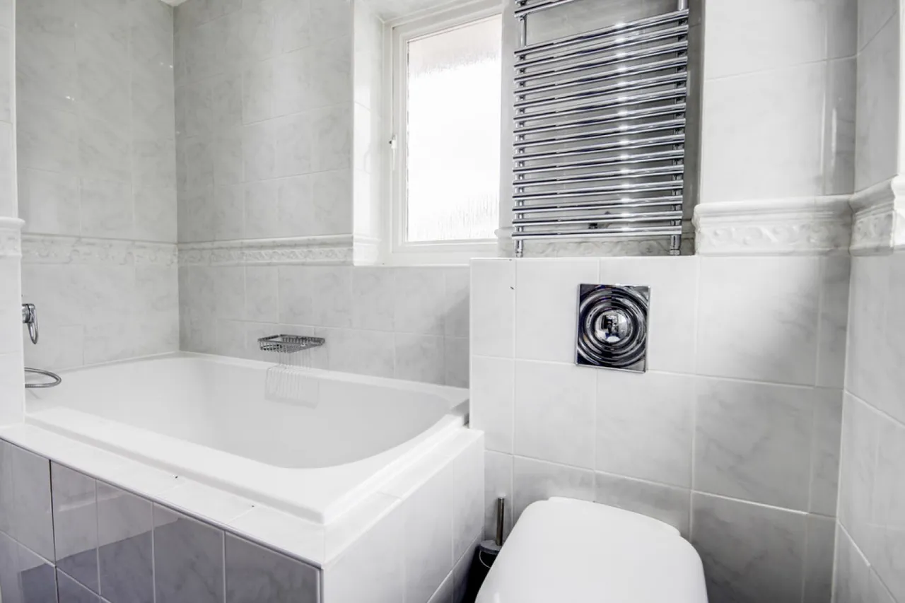 Mornington Avenue, Finchampstead, photo 11