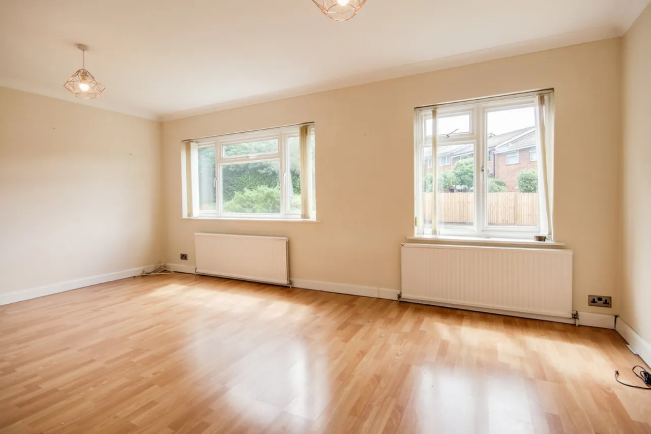 Mornington Avenue, Finchampstead, photo 4