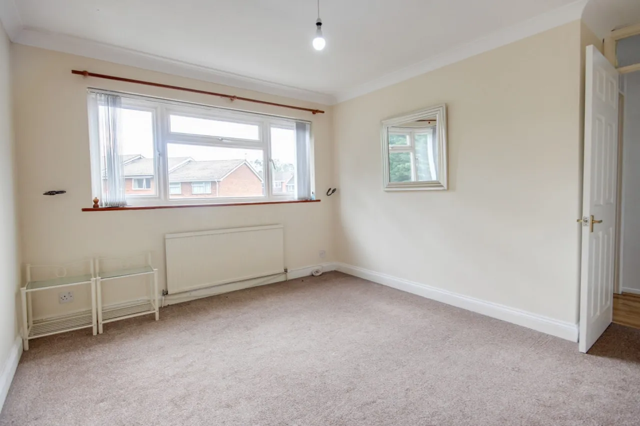 Mornington Avenue, Finchampstead, photo 8