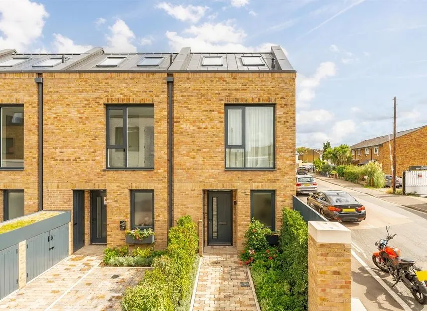 3 bed house for sale — Bakers Mews, Twickenham, TW2
