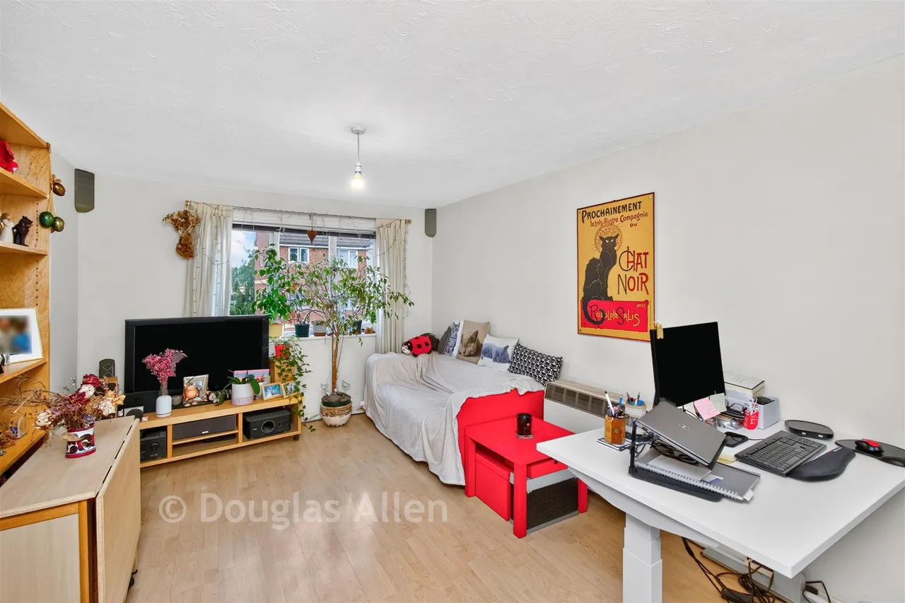 Fenman Gardens, Ilford, IG3, photo 4