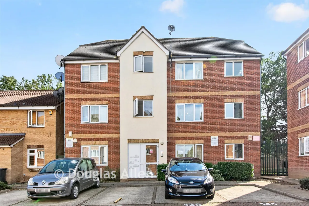 Fenman Gardens, Ilford, IG3, photo 6