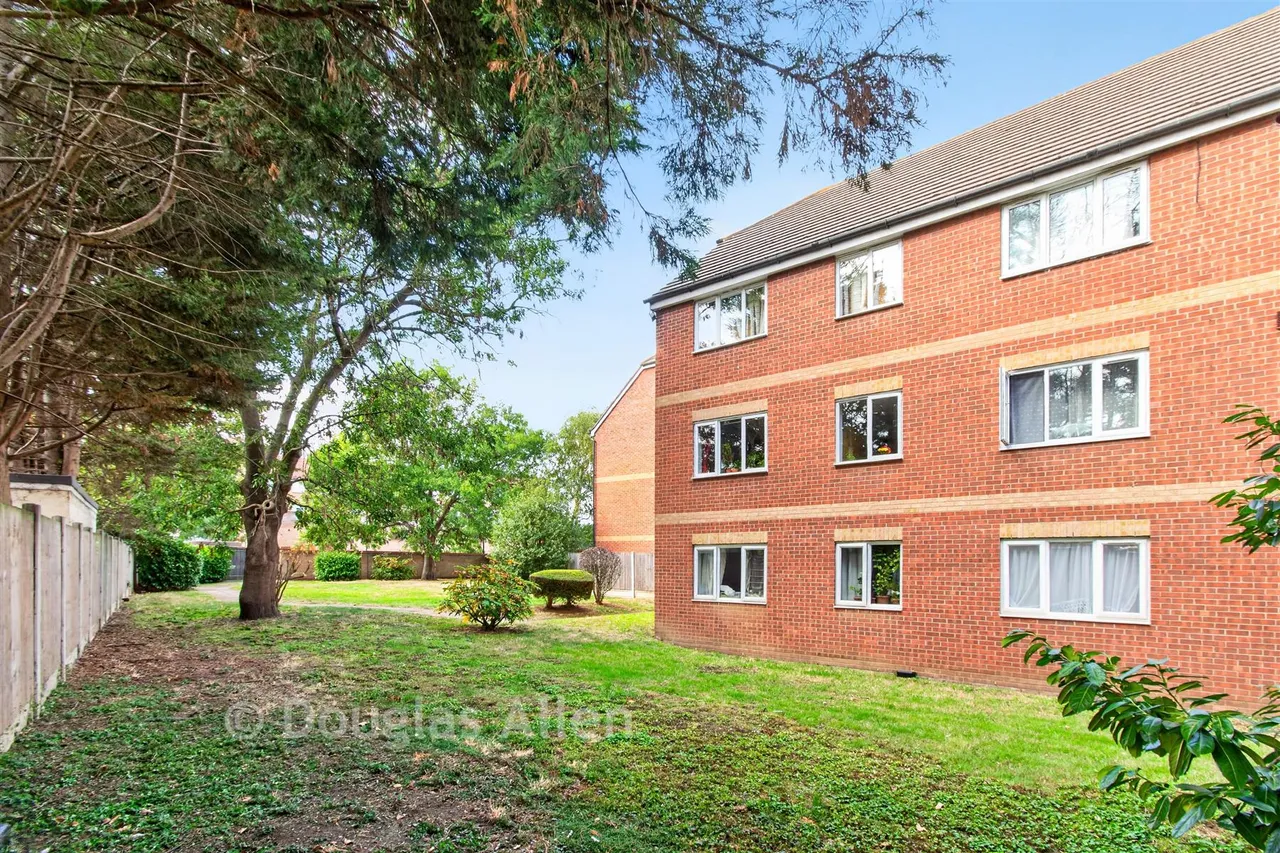 Fenman Gardens, Ilford, IG3, photo 9