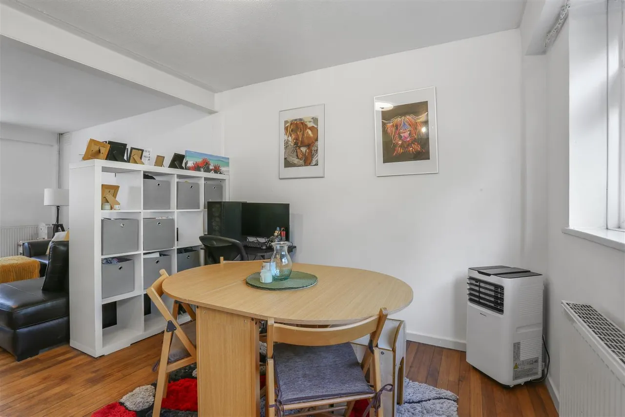 Grove Avenue, Epsom, KT17 4DU, photo 8
