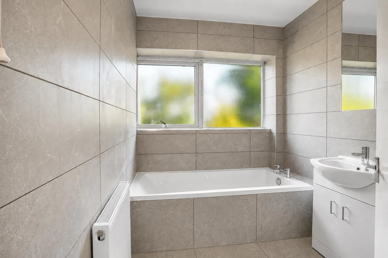 Grove Avenue, Epsom, KT17 4DU, photo 18