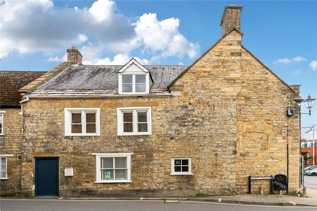 The Square, Beaminster, DT8, photo 12