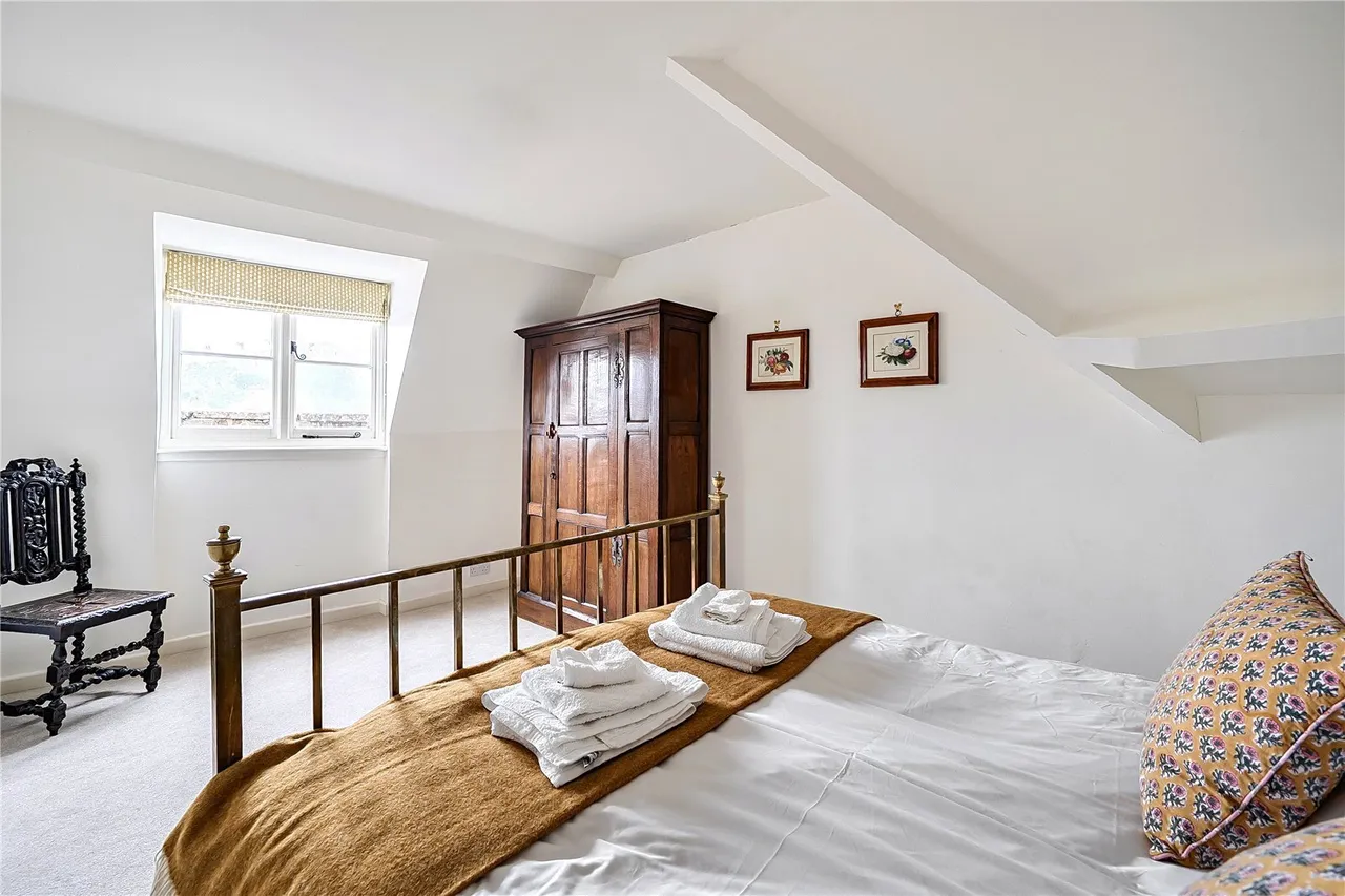 The Square, Beaminster, DT8, photo 20