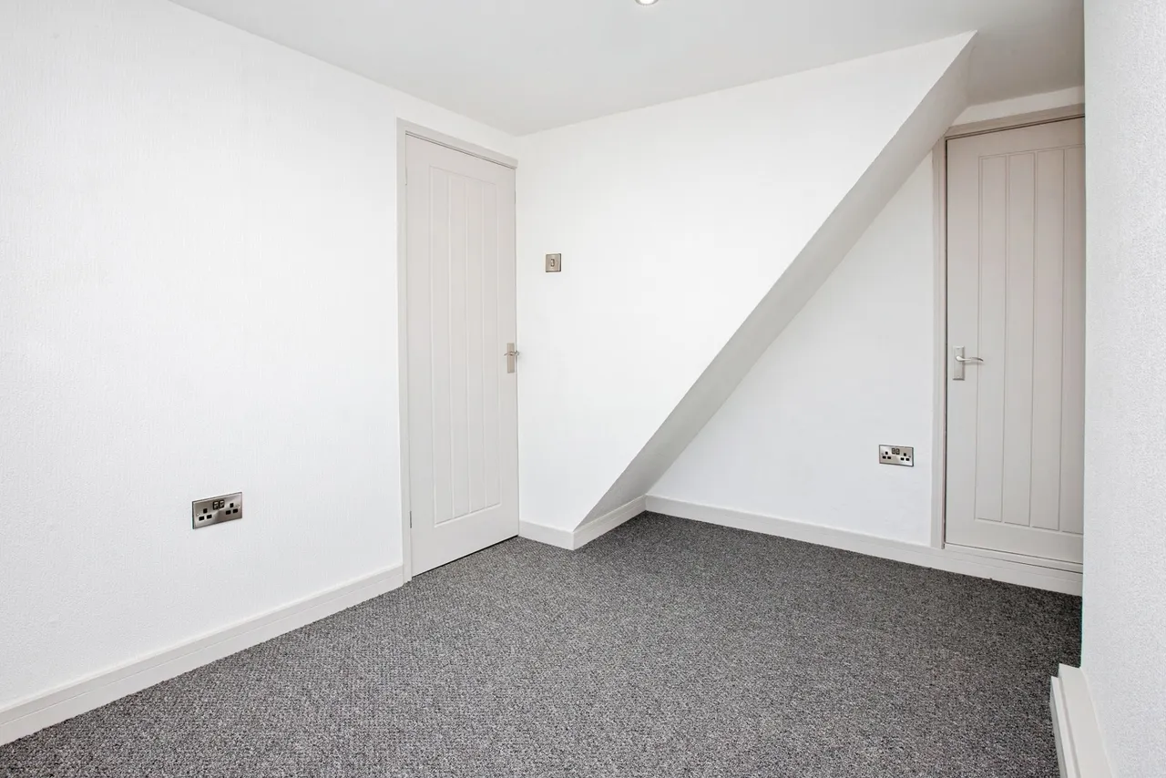 Sutton Road, Huthwaite, NG17, photo 15