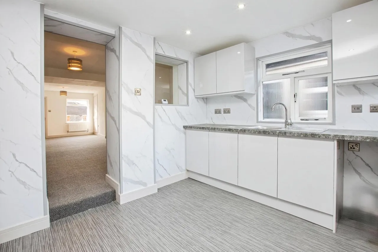 Sutton Road, Huthwaite, NG17, photo 6
