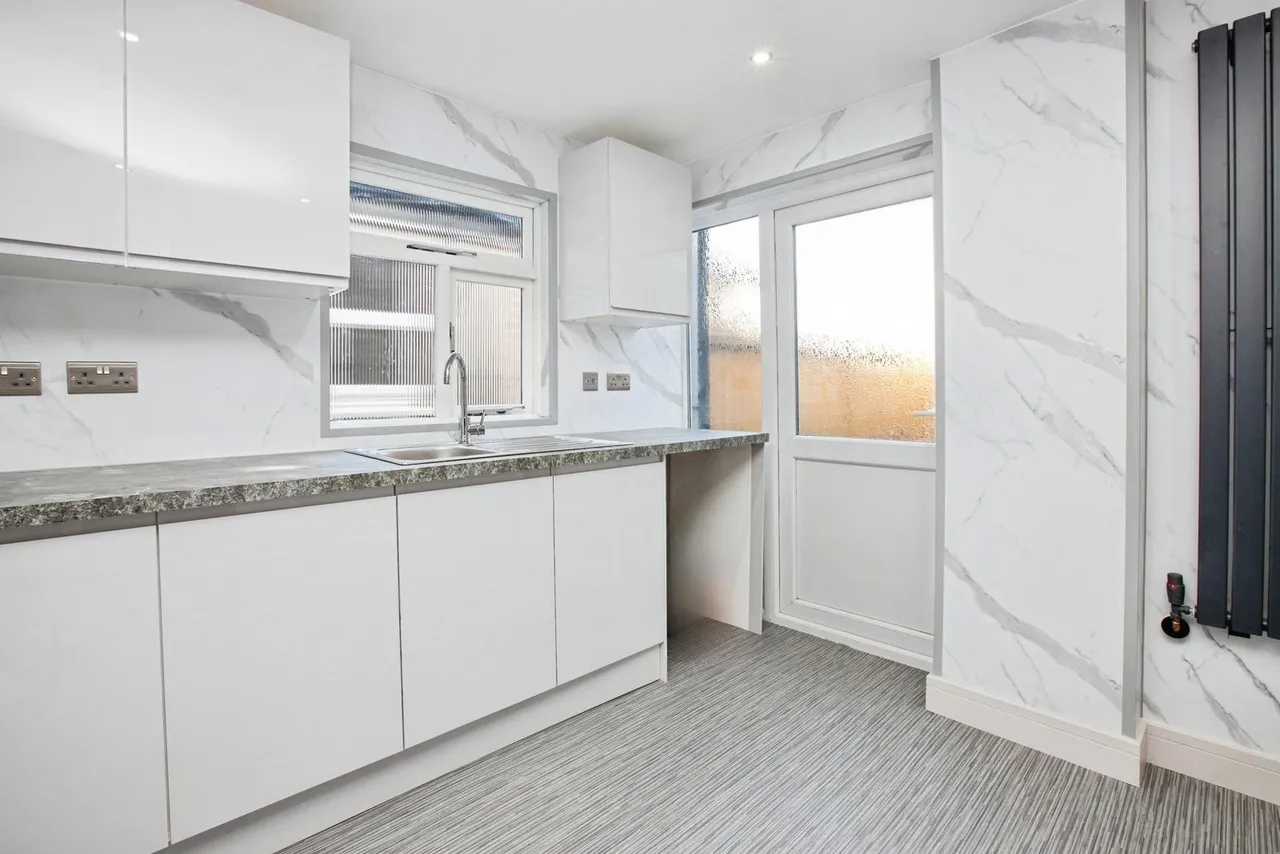 Sutton Road, Huthwaite, NG17, photo 7