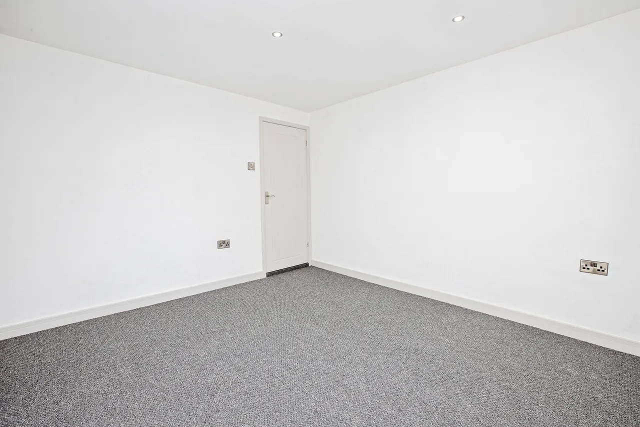 Sutton Road, Huthwaite, NG17, photo 11