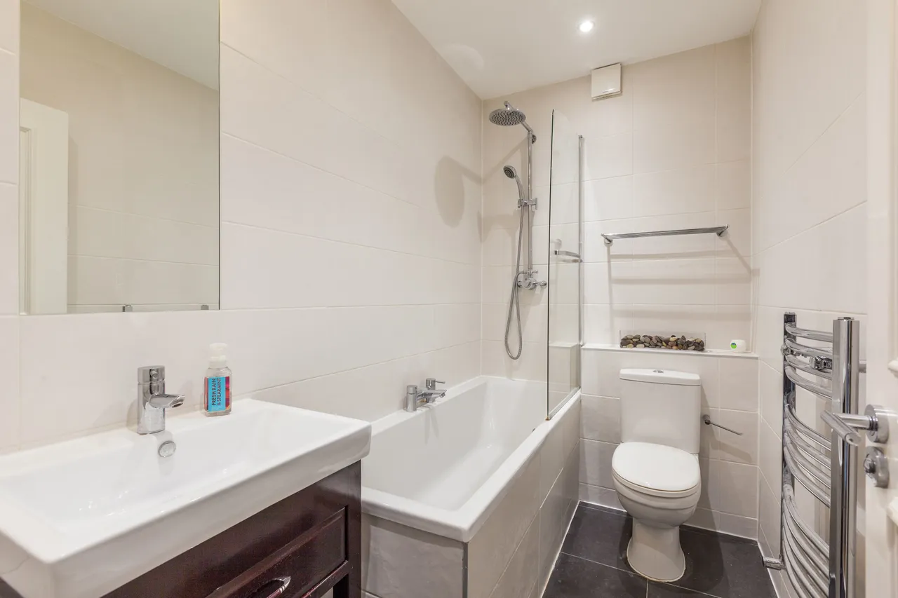 Flat 5, 4 Gunthorpe Street, London, photo 4