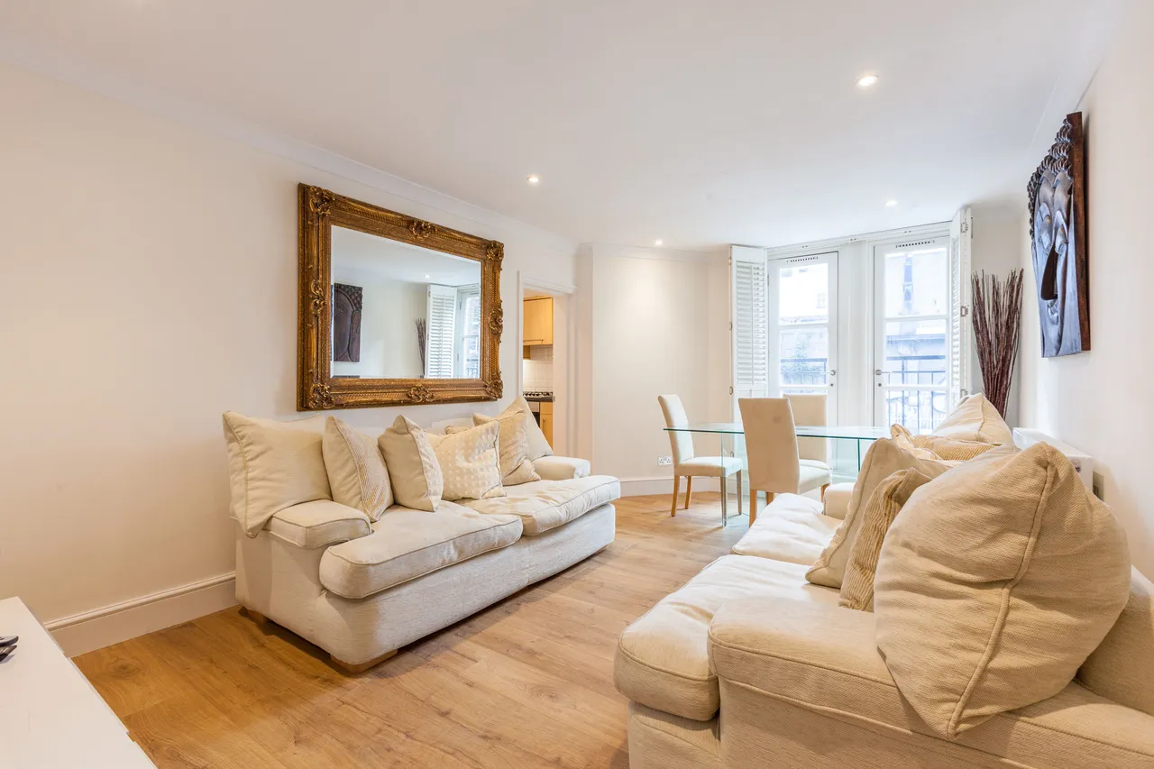 1 bed flat to rent — Flat 5, 4 Gunthorpe Street, London