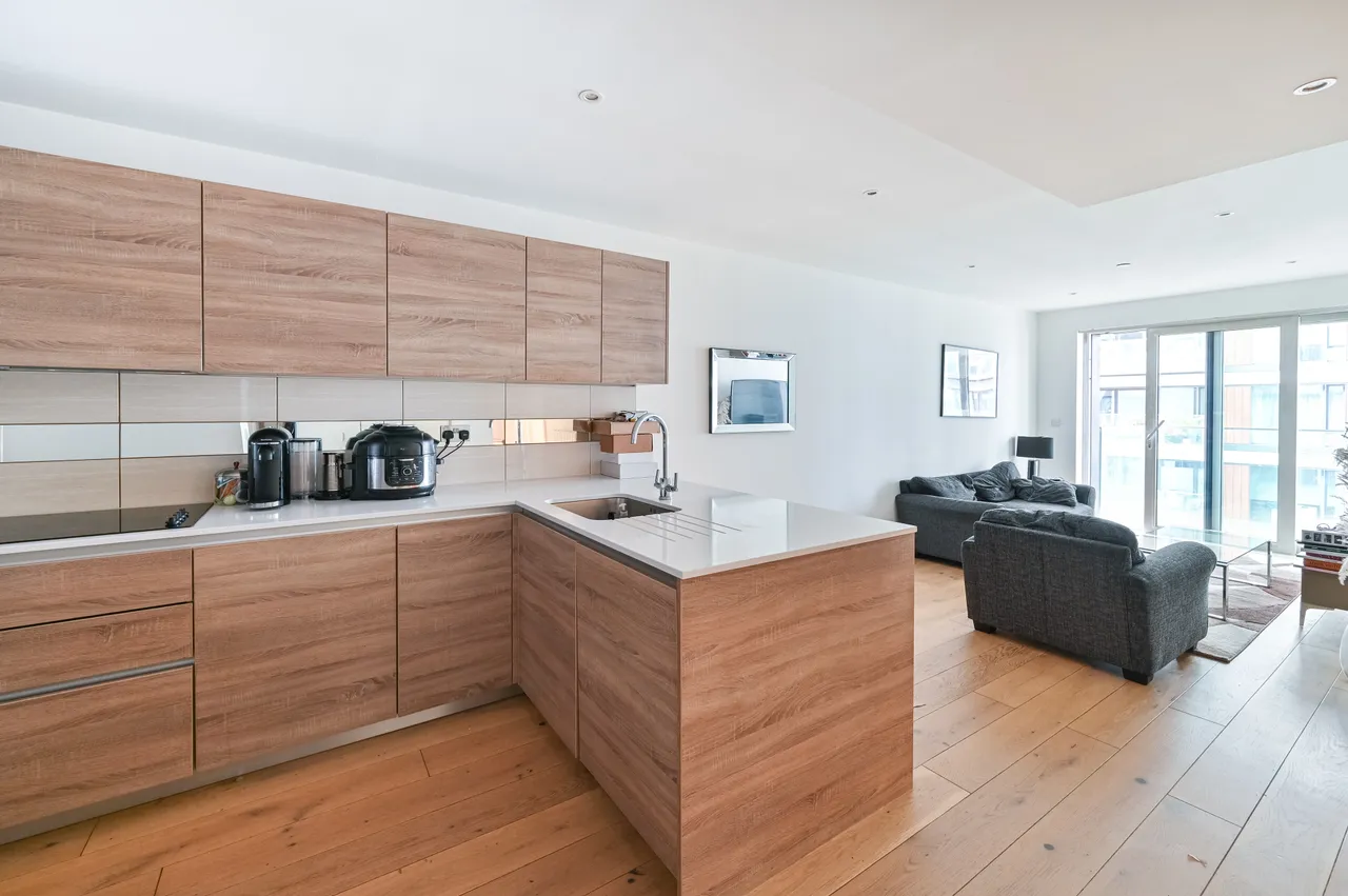 Flat 702, Deveraux House, Duke of Wellington Avenue, London, photo 8