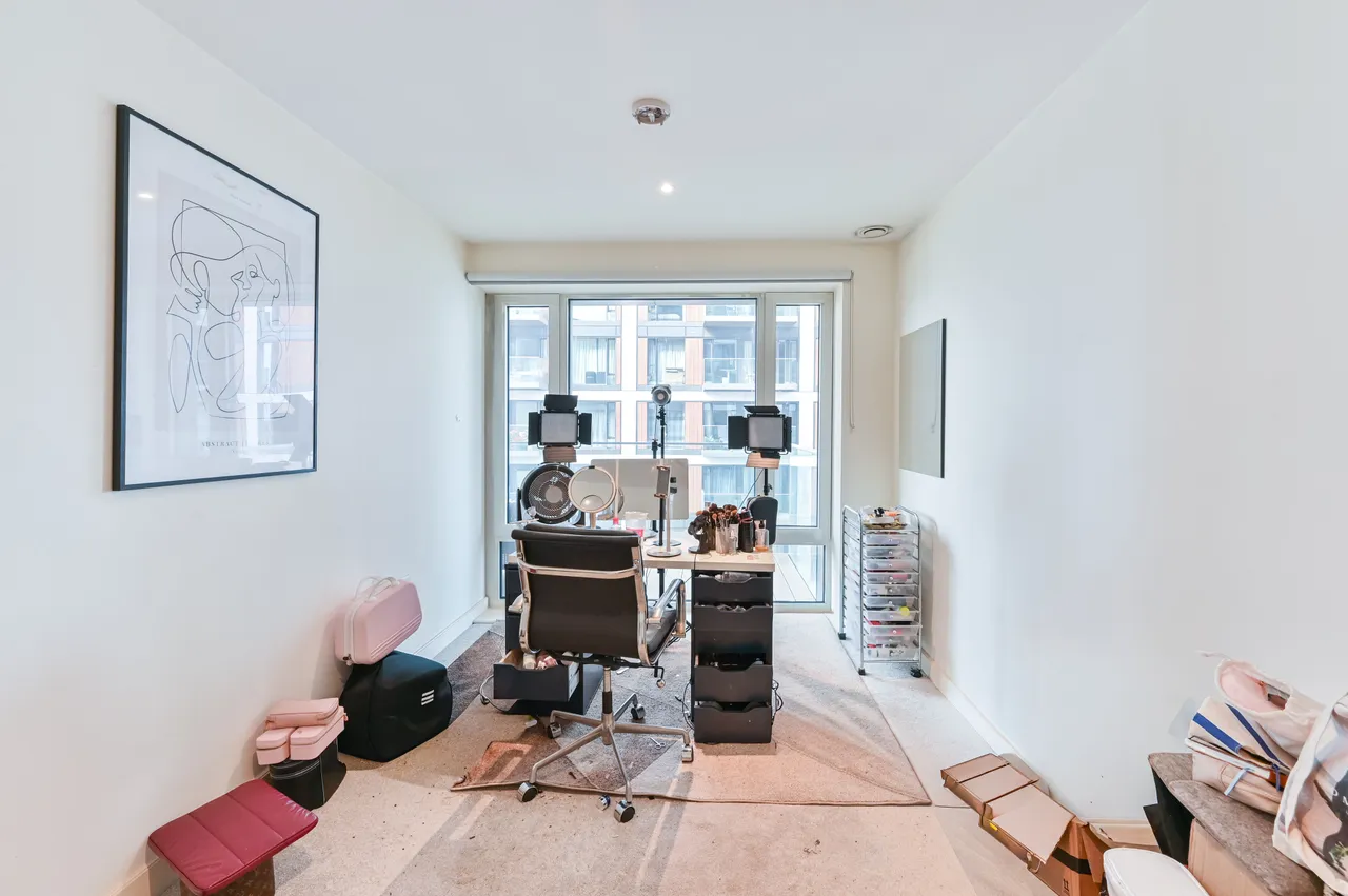 Flat 702, Deveraux House, Duke of Wellington Avenue, London, photo 11