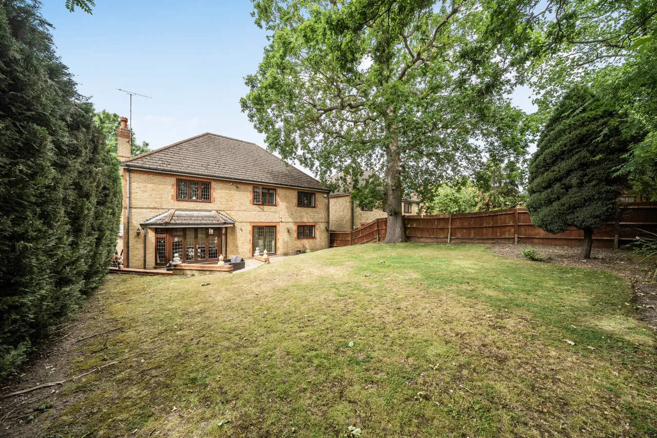 Davenham Avenue, Northwood, HA6, photo 5