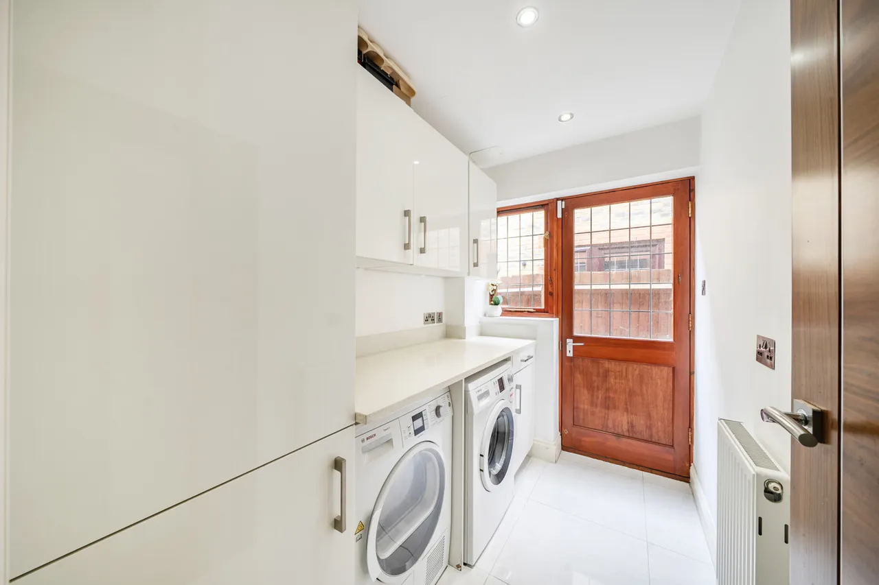 Davenham Avenue, Northwood, HA6, photo 22