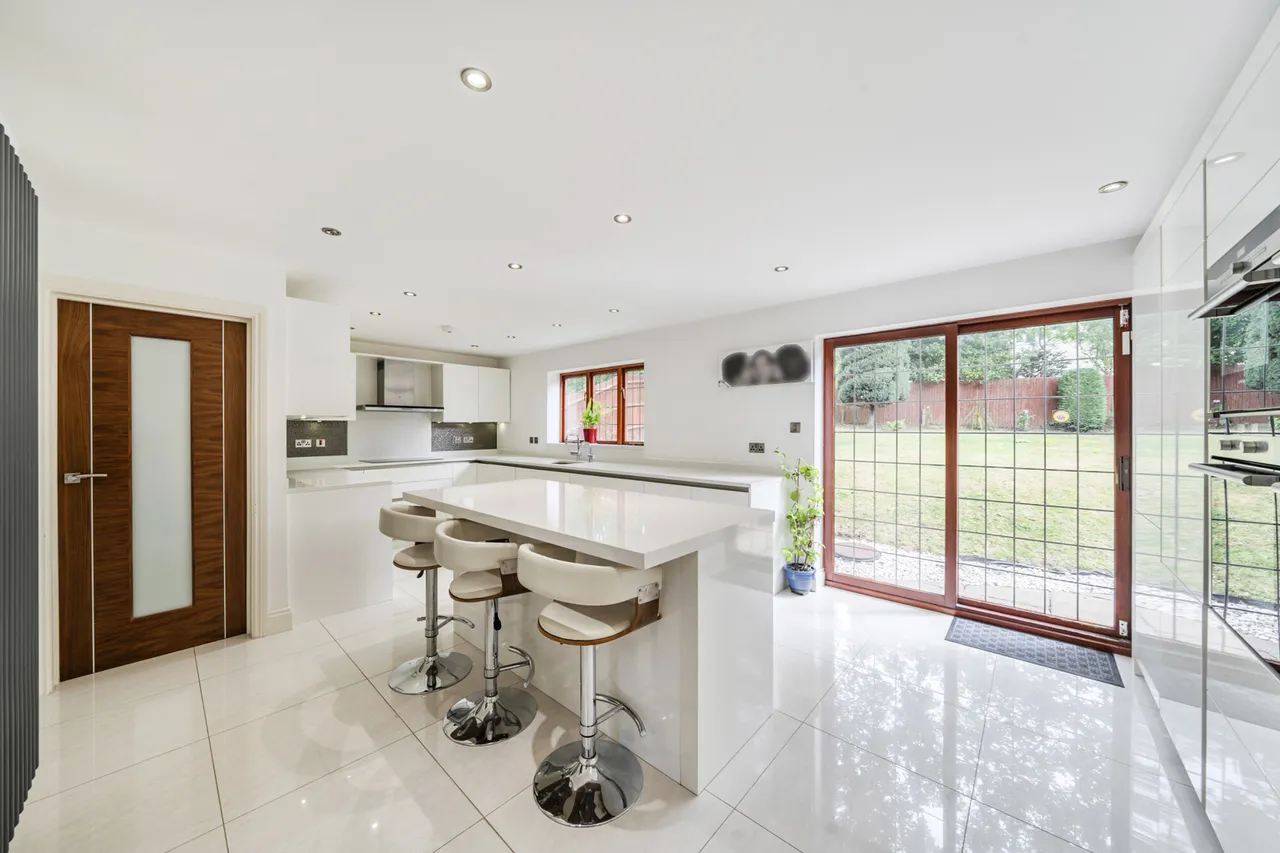 Davenham Avenue, Northwood, HA6, photo 12