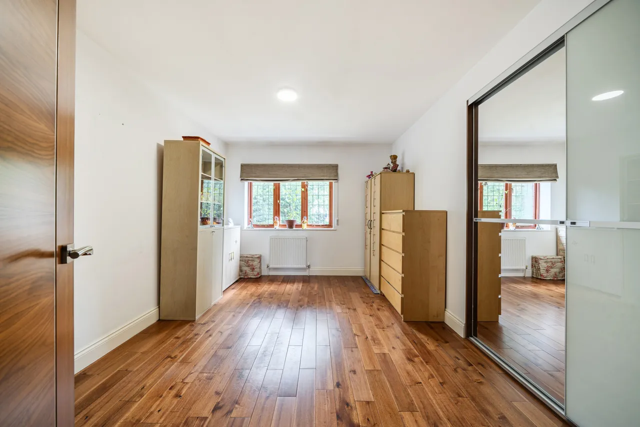 Davenham Avenue, Northwood, HA6, photo 15