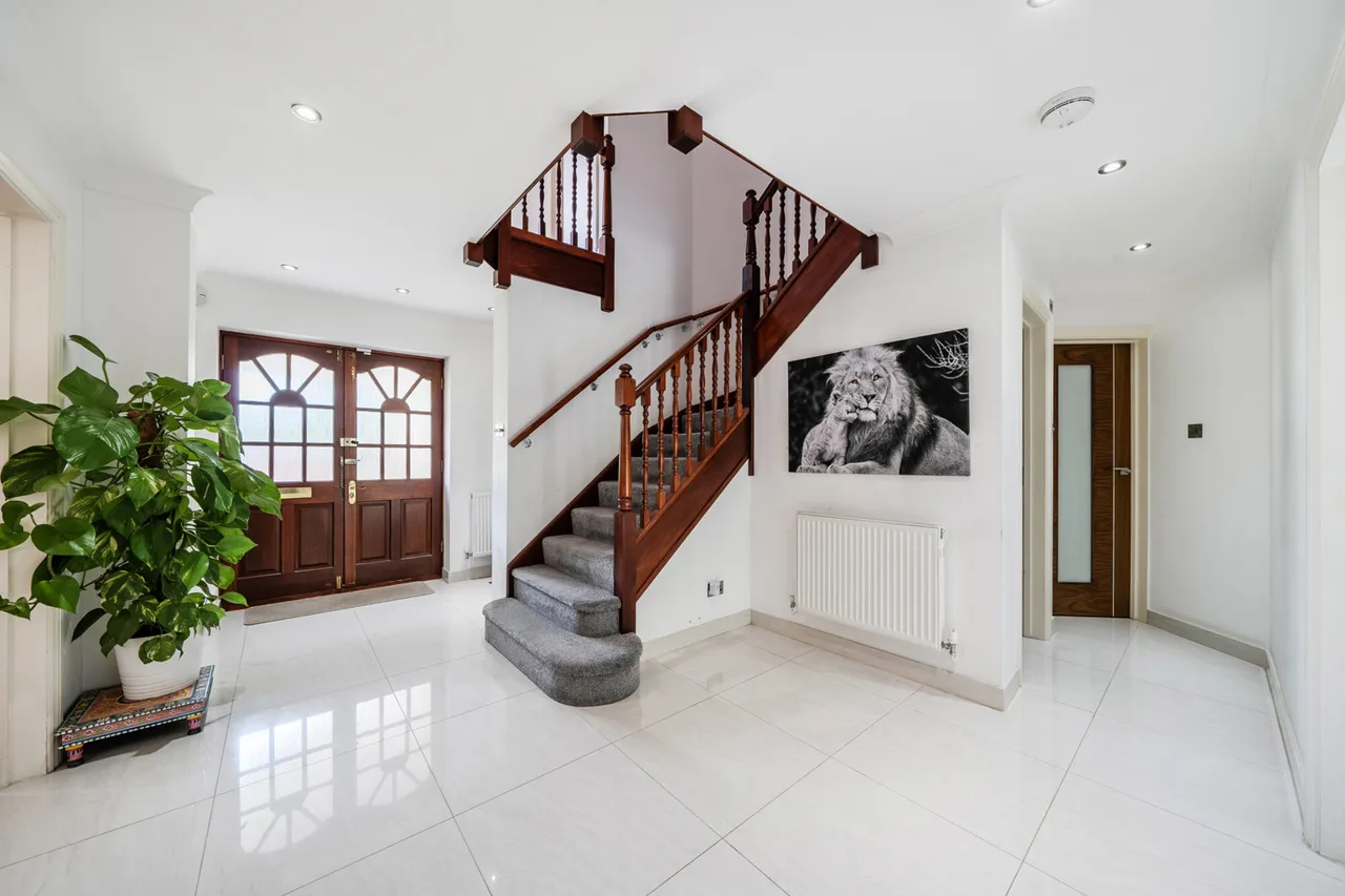 Davenham Avenue, Northwood, HA6, photo 11