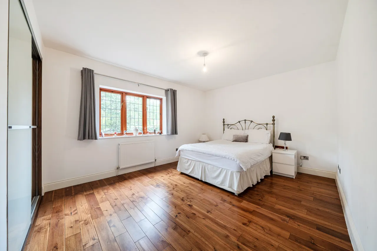 Davenham Avenue, Northwood, HA6, photo 16