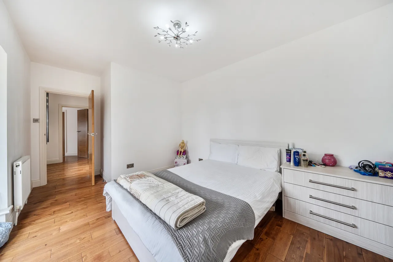 Davenham Avenue, Northwood, HA6, photo 17