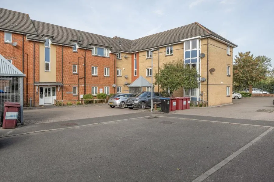 3 bed flat for sale, Park View, Reading, RG2