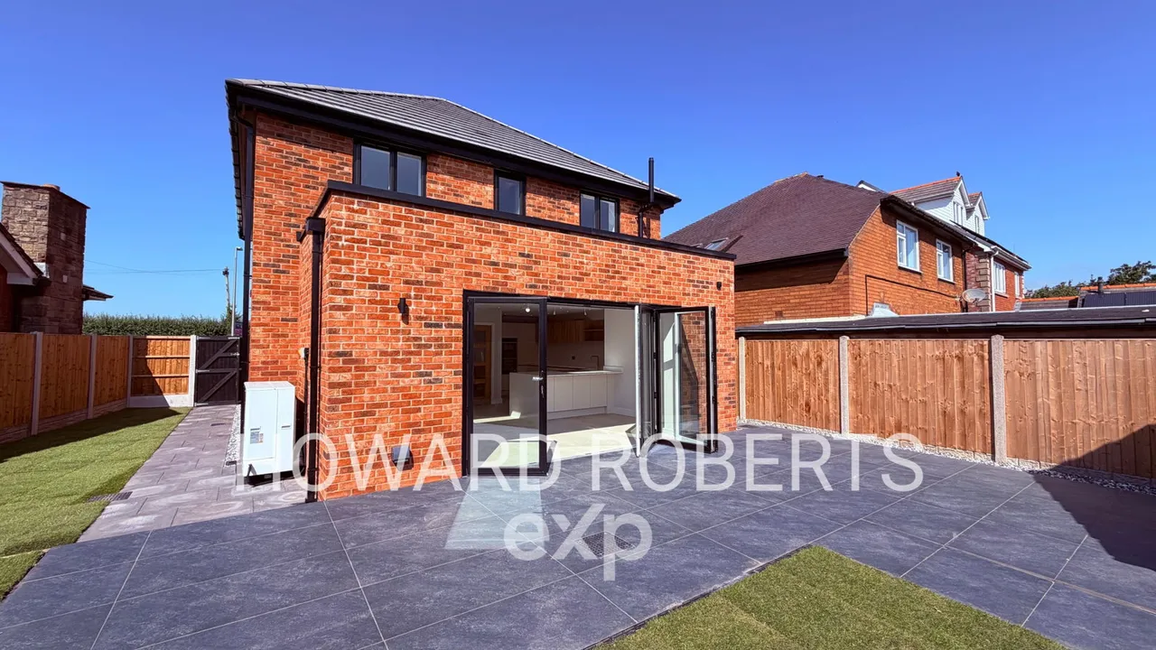 Liverpool Road, Longton Area, PR4, photo 8