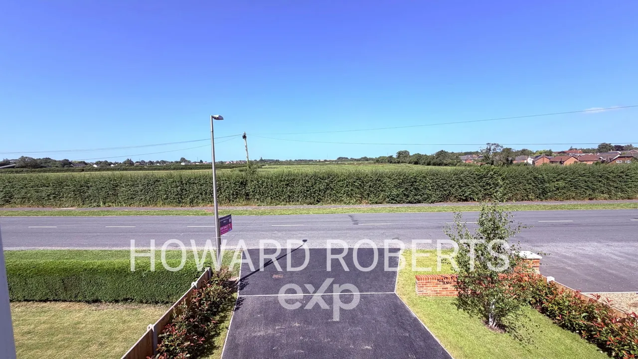 Liverpool Road, Longton Area, PR4, photo 18