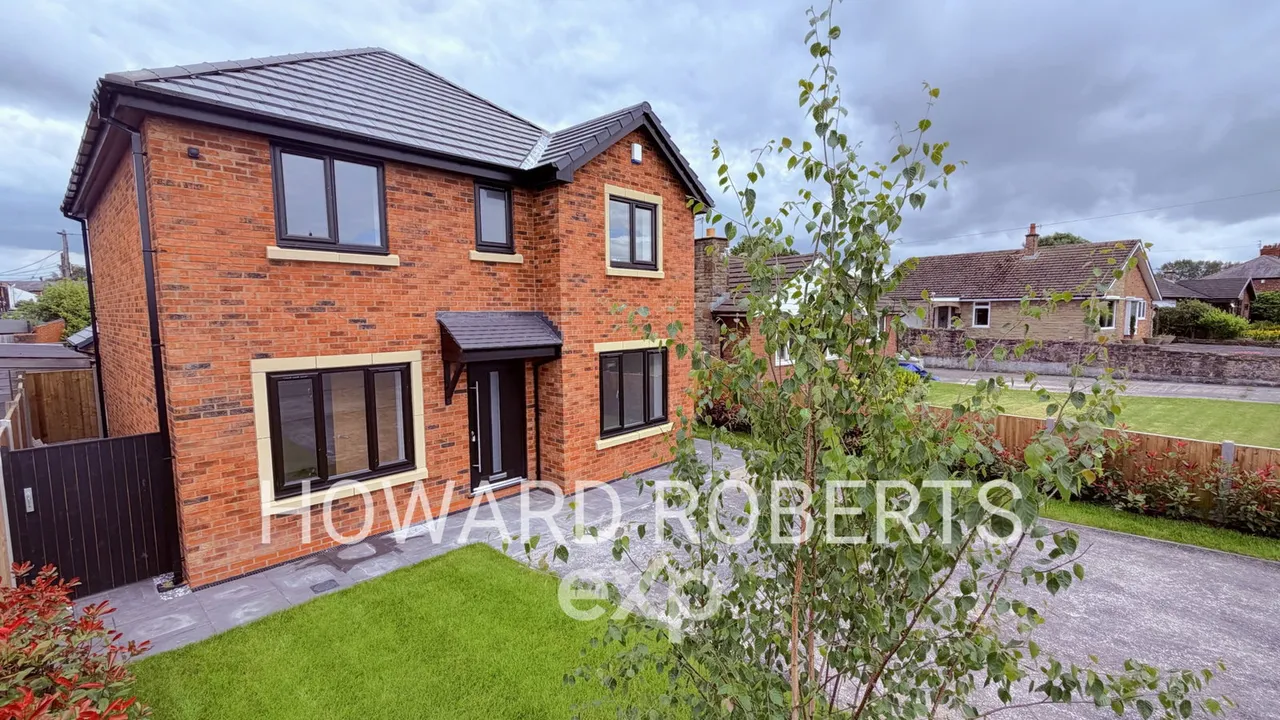Liverpool Road, Longton Area, PR4, photo 32