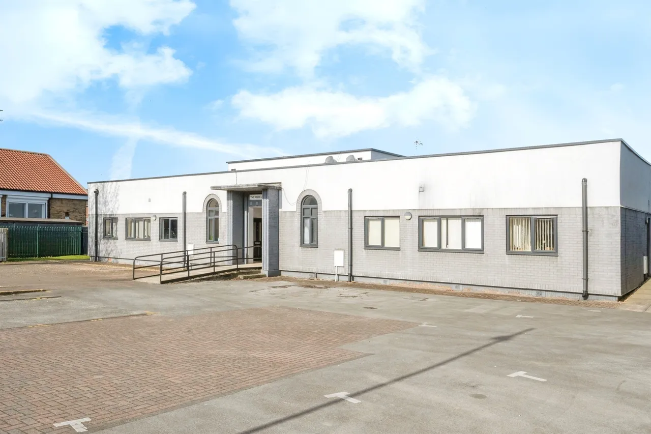 1 bed flat for sale, Mcconnel Crescent, New Rossington, DN11