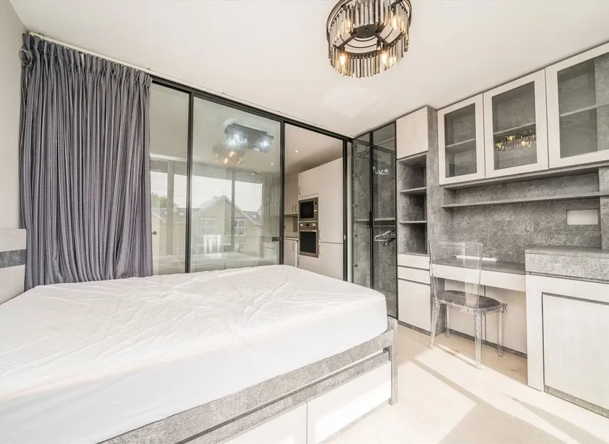 Antoinette Close, Kingston Upon Thames, KT1, photo 5