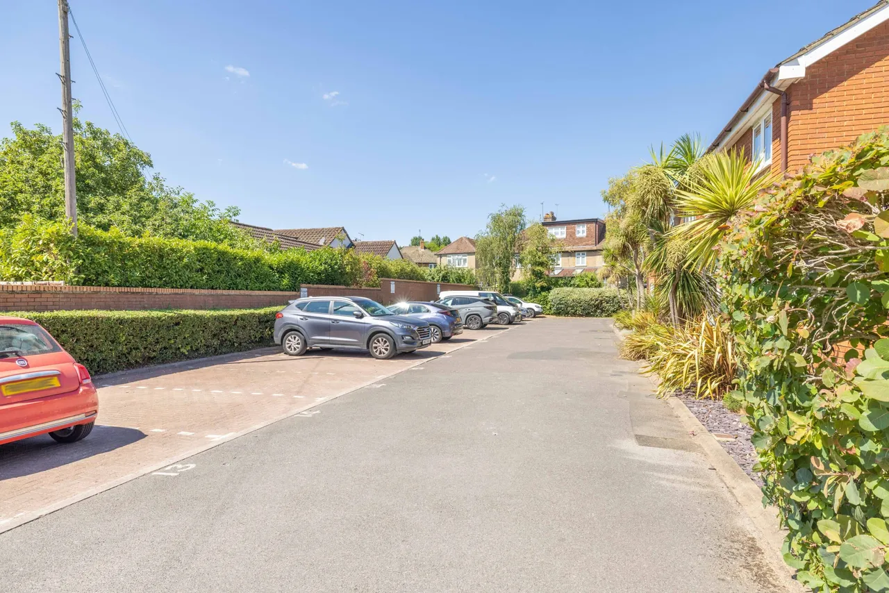 Cleves Court, Firs Ave, Windsor, Berkshire, SL4 4EF, photo 13