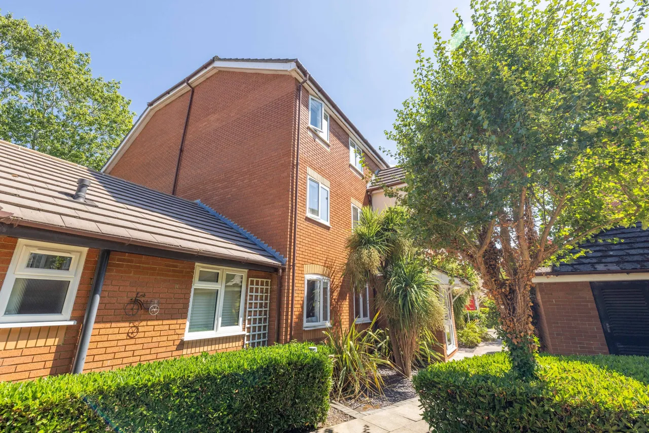 Cleves Court, Firs Ave, Windsor, Berkshire, SL4 4EF, photo 12