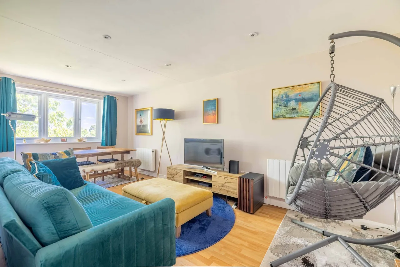 Cleves Court, Firs Ave, Windsor, Berkshire, SL4 4EF, photo 10